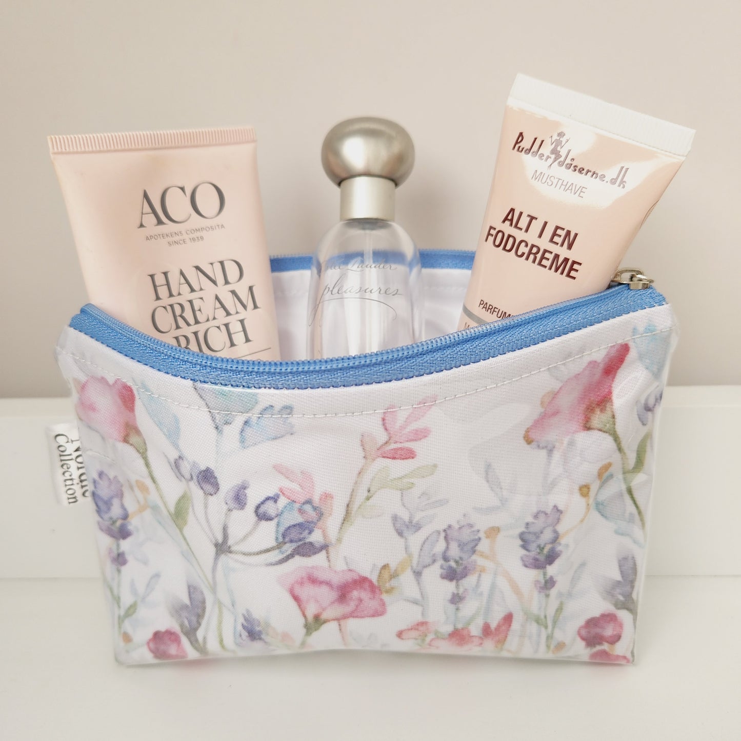 Medium Cosmetic Bag 'Wild Flowers'