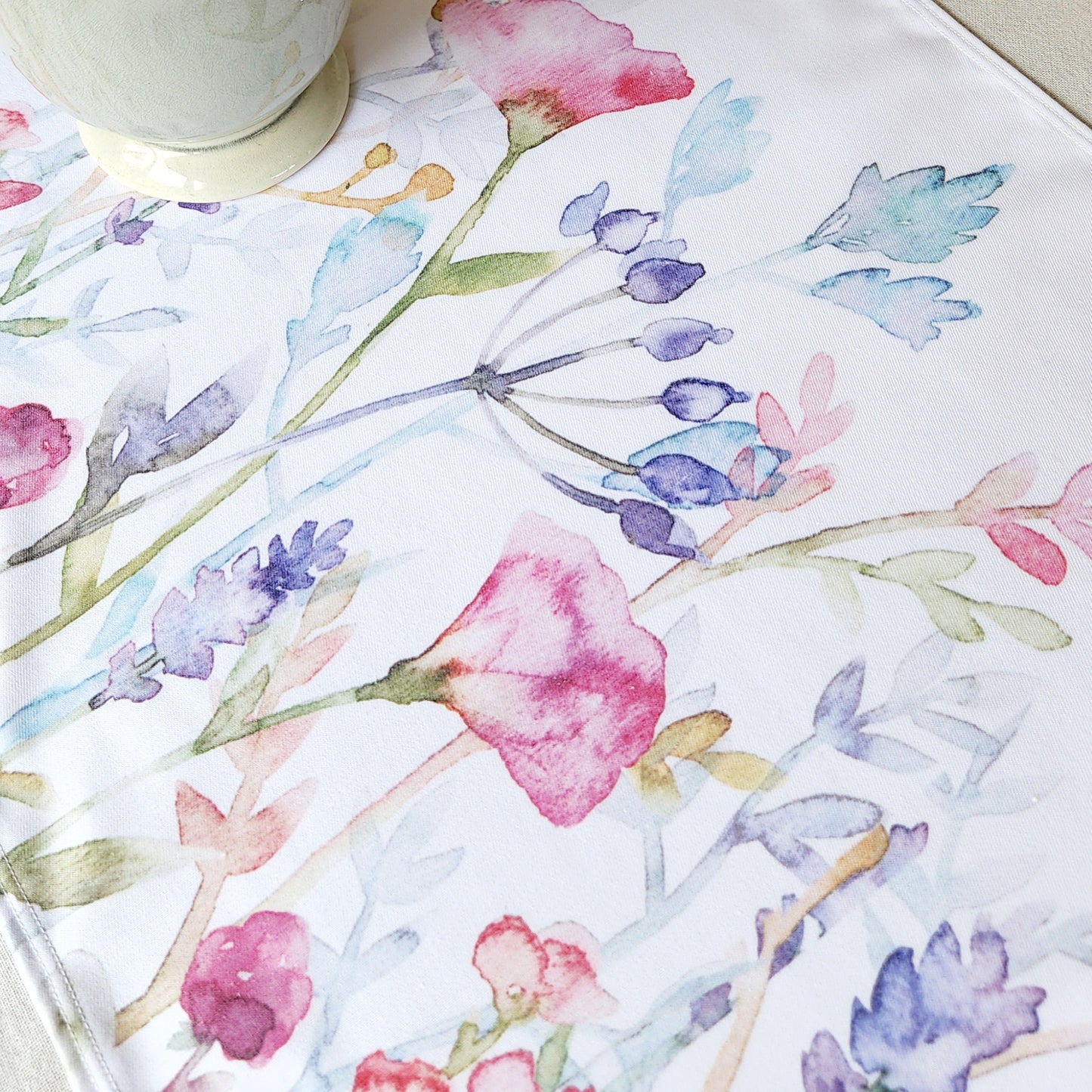 Cotton Twill Table Runner 'Willd Flowers'