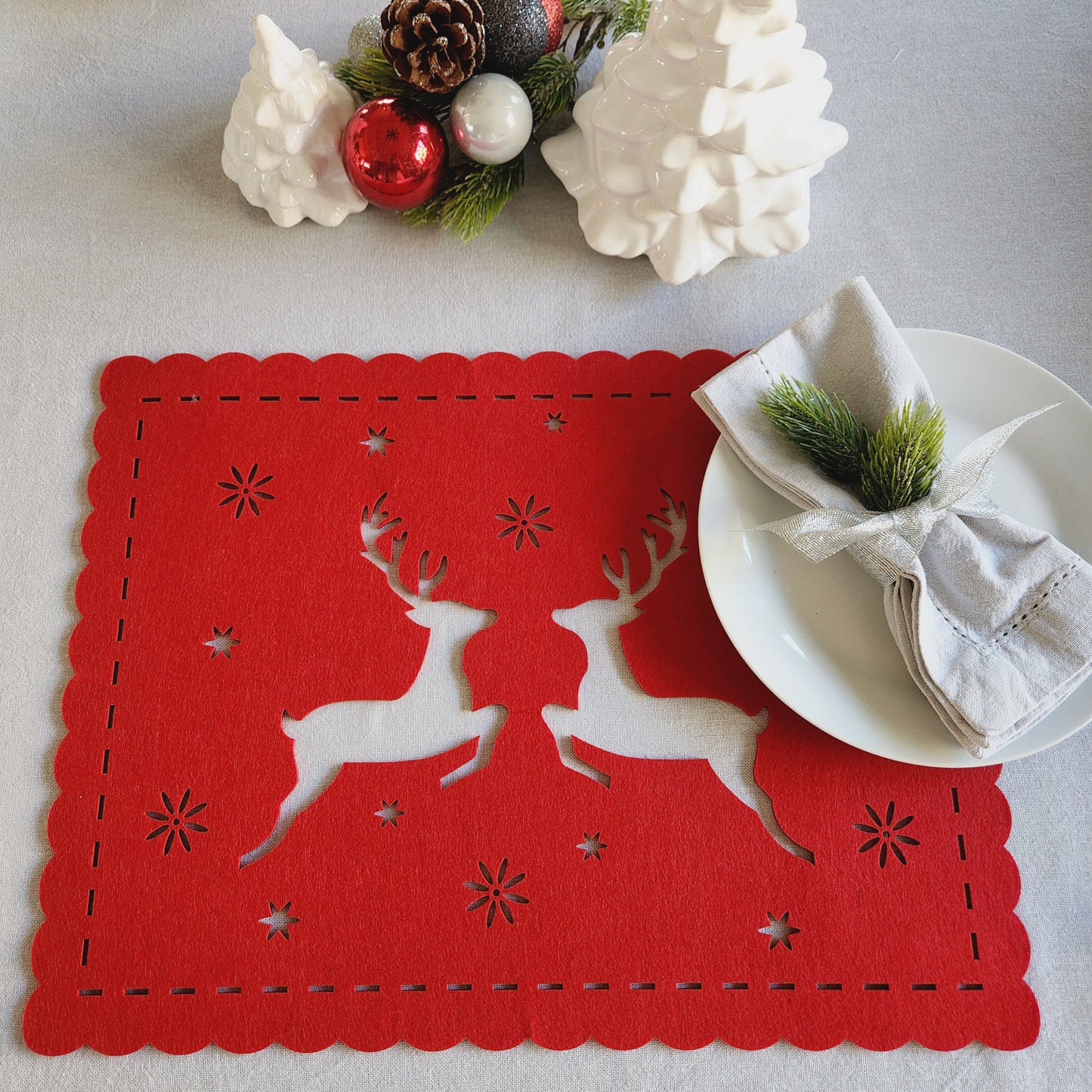 (Pack of 4) Red Felt Reindeer Placemats