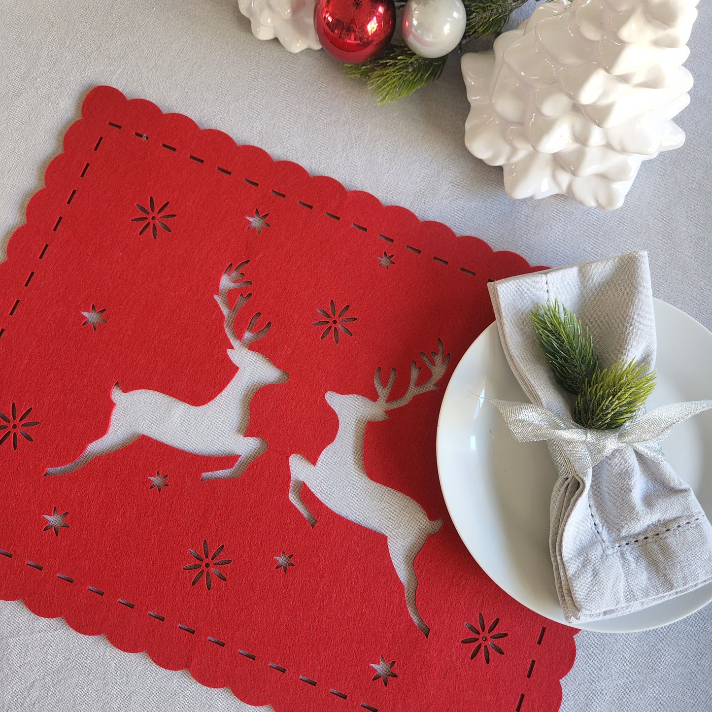 (Pack of 4) Red Felt Reindeer Placemats