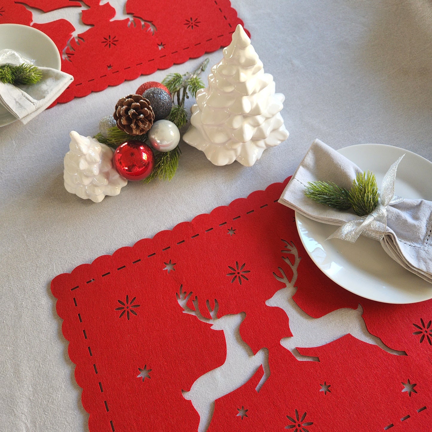 (Pack of 4) Red Felt Reindeer Placemats