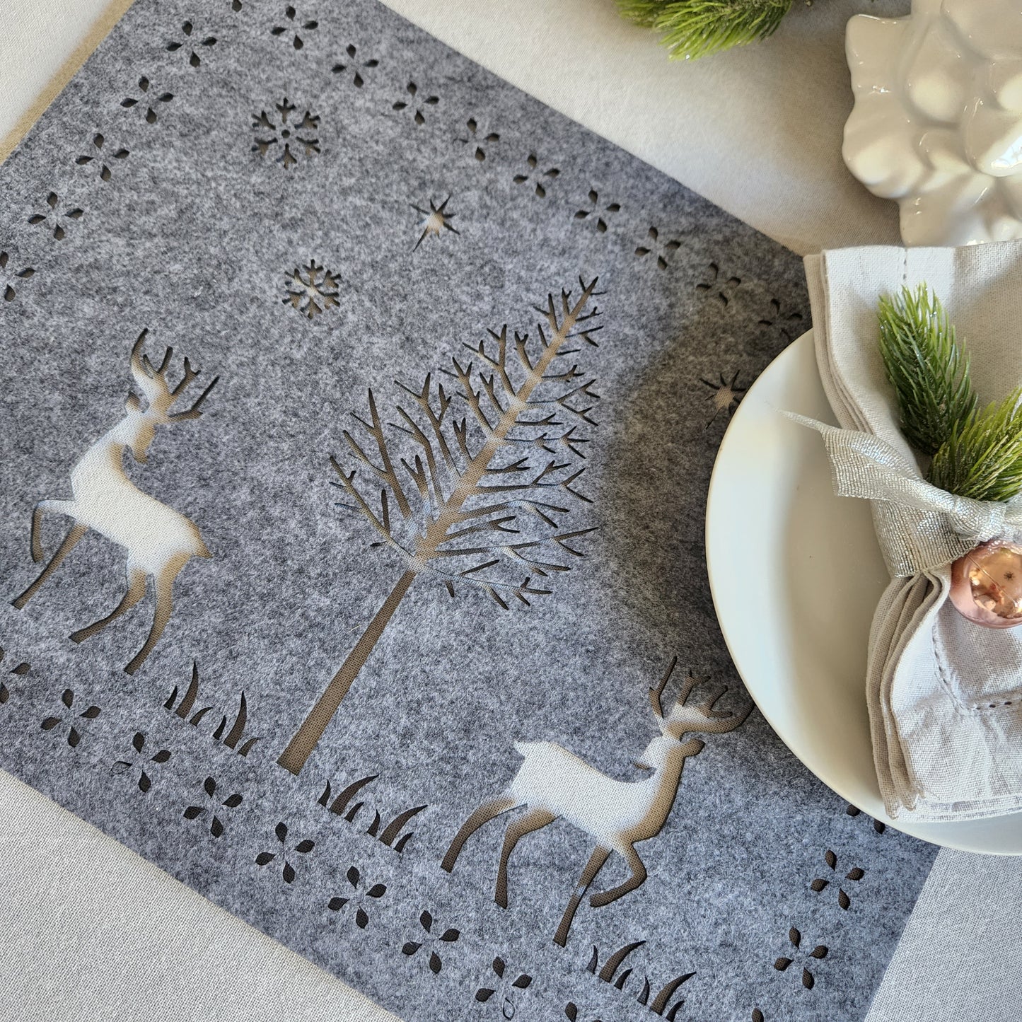 (Pack of 4) Grey Felt Reindeer Placemats