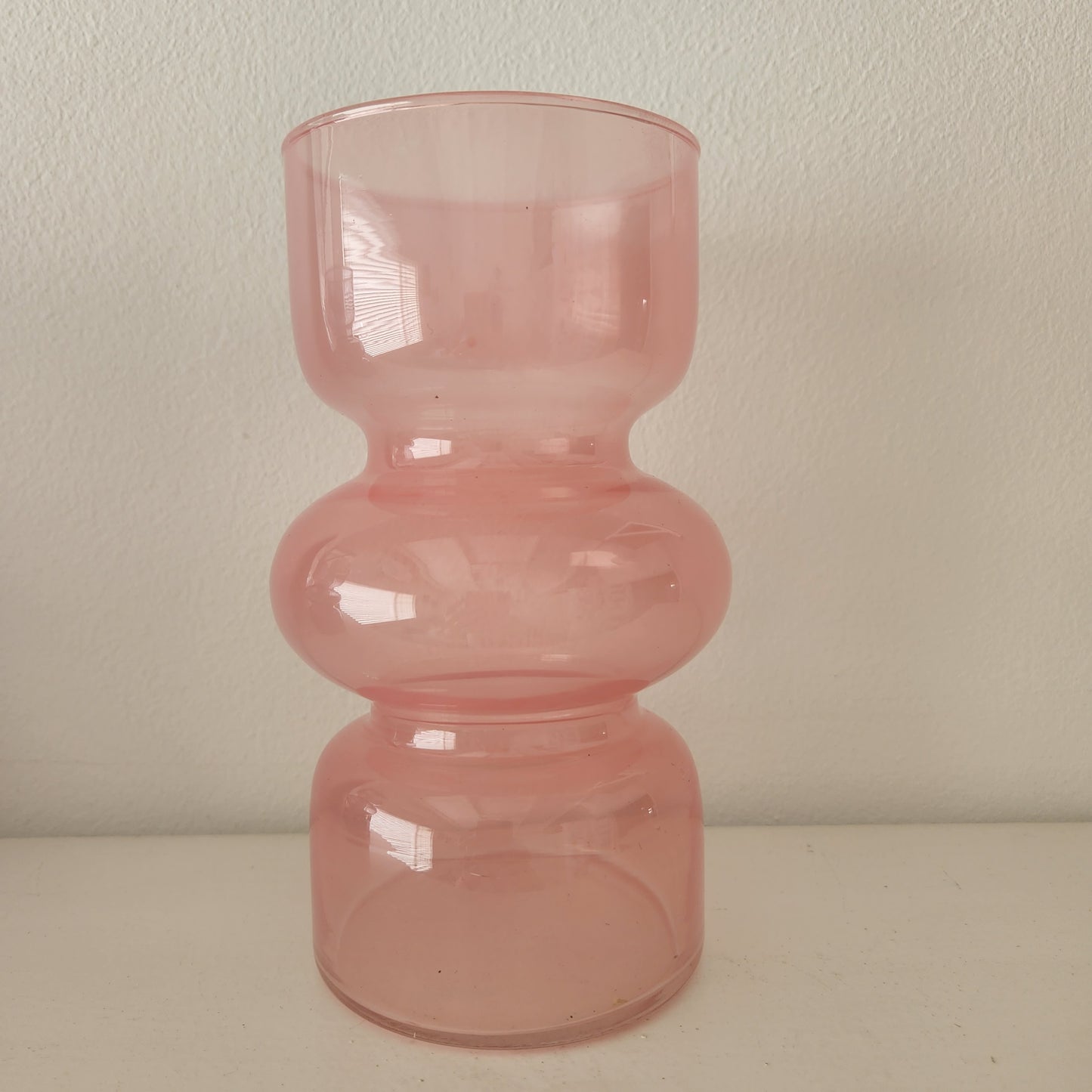 Curved Glass Vase 10 x 18cm - Pink