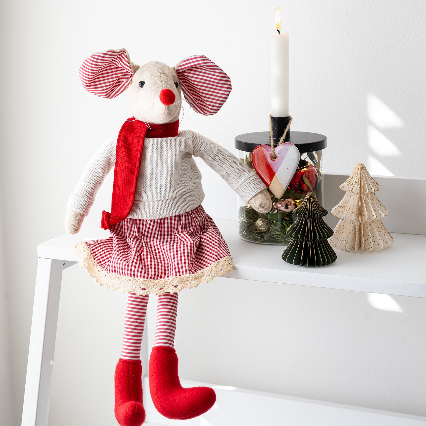 Red & Beige Sitting Girl Mouse