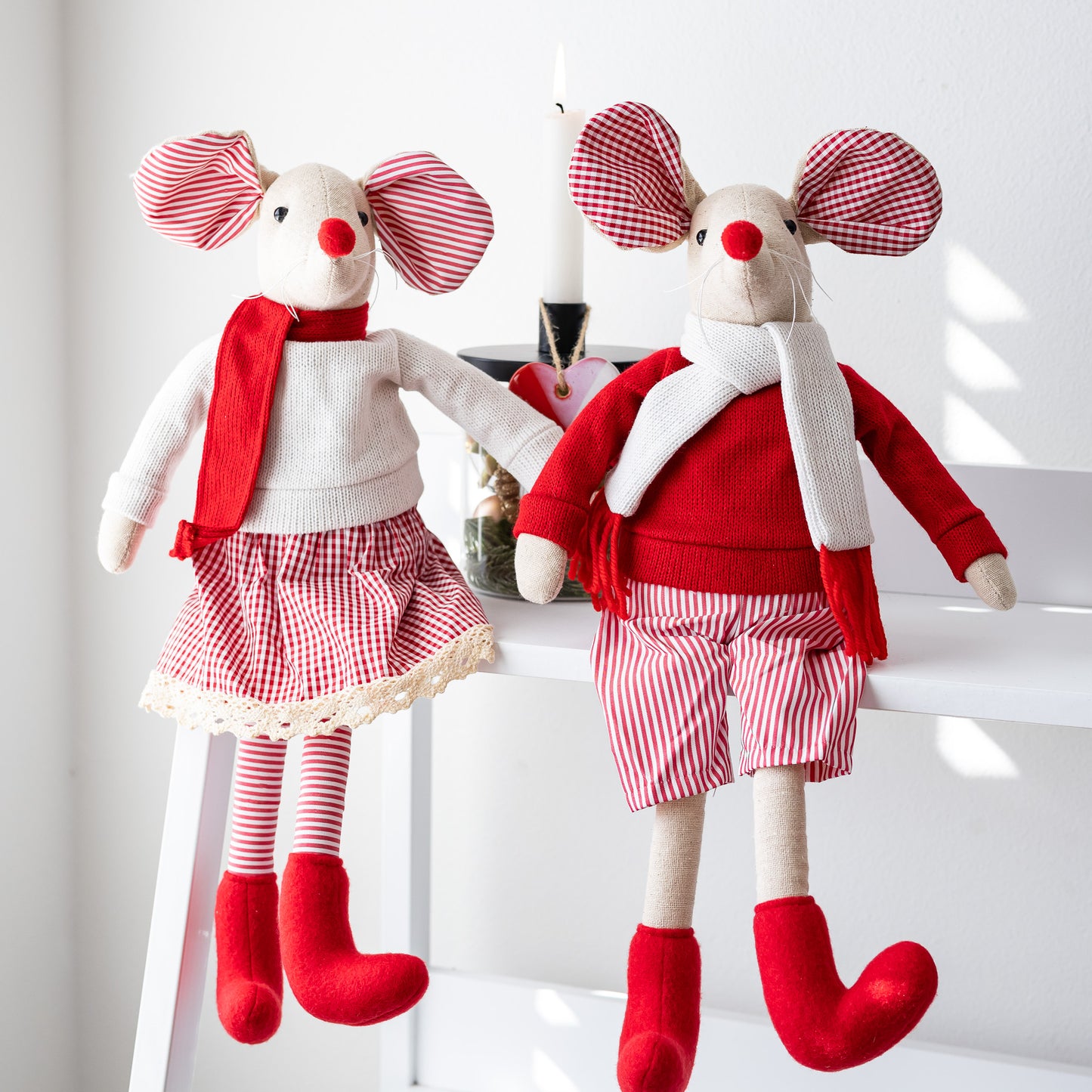 Red & Beige Sitting Girl Mouse