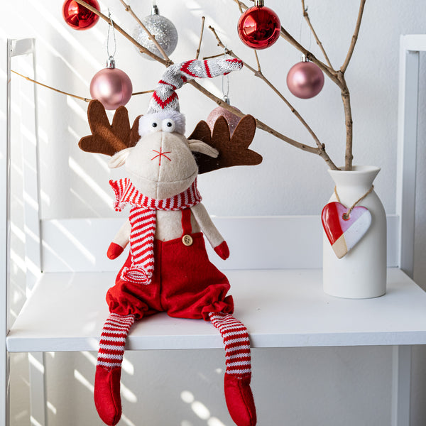 Reindeer with Knitted Hat & Dangly Legs