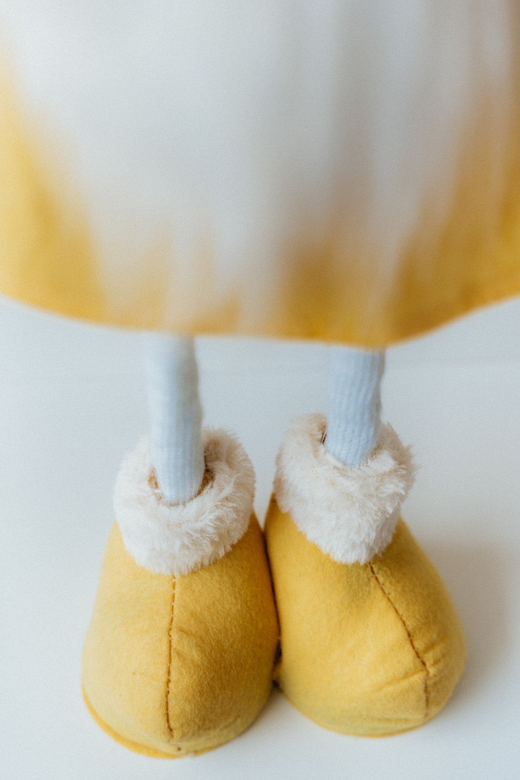 Bunny Gnome with extendable legs - YELLOW