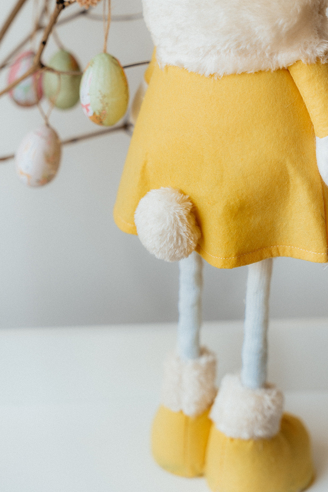 Bunny Gnome with extendable legs - YELLOW