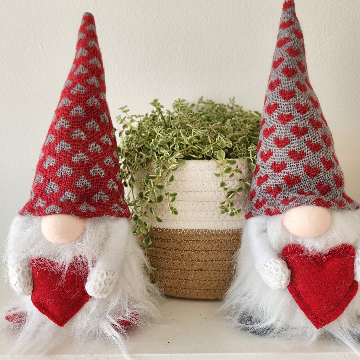 Red Heart Gnome 25cm