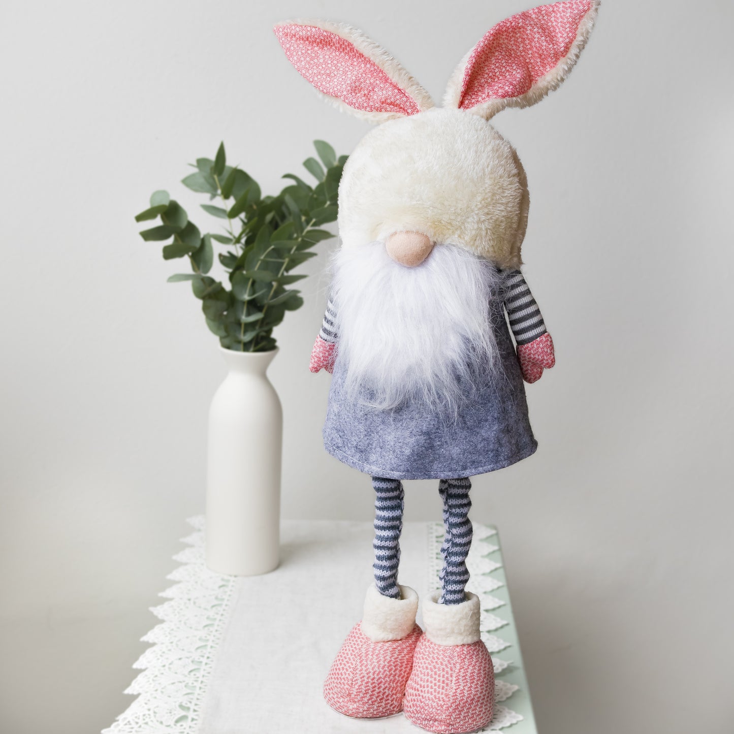 Bunny Gnome with extendable legs - GREY