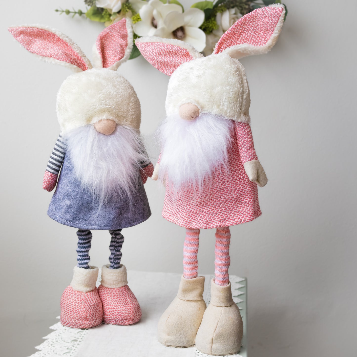 Bunny Gnome with extendable legs - PINK